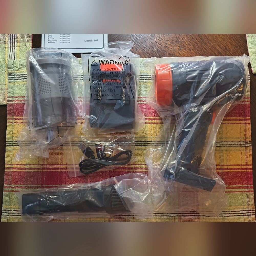 Car  Vacuum Cleaner - Black